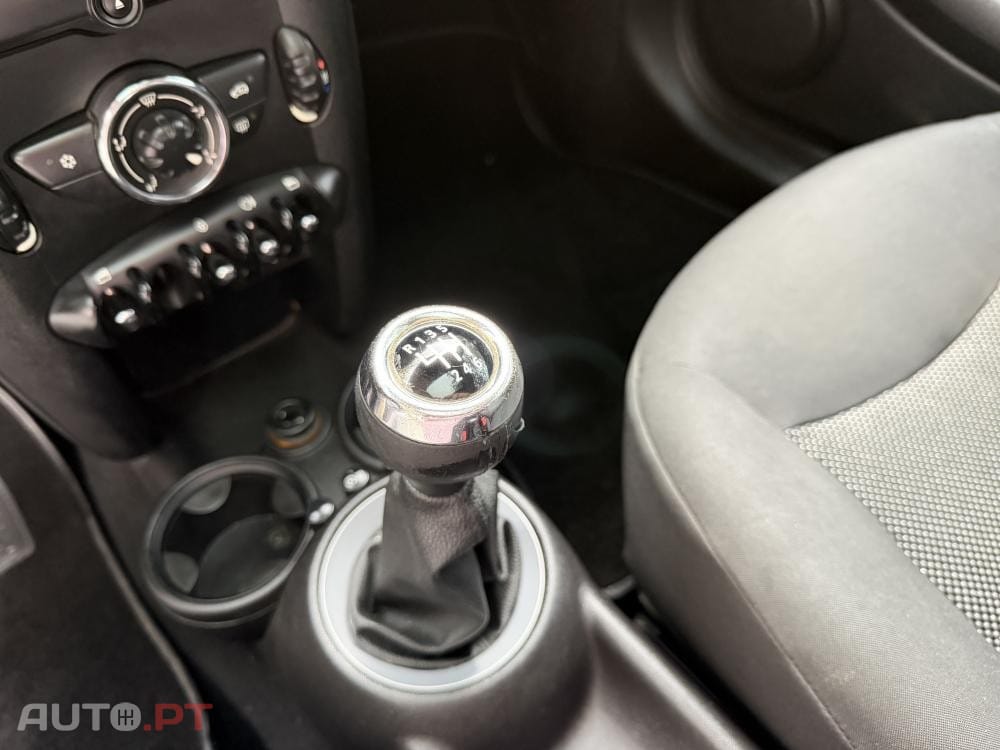 MINI Cooper Cooper D