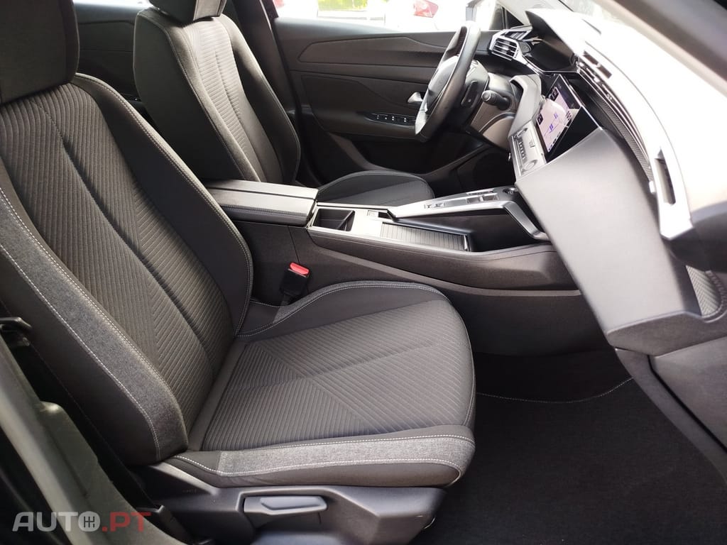Peugeot 308 PureTech 130 EAT8 Active Pack