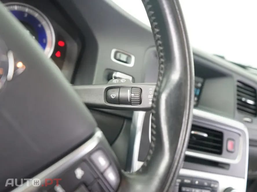 Volvo V60 1.6 D2 R-Design