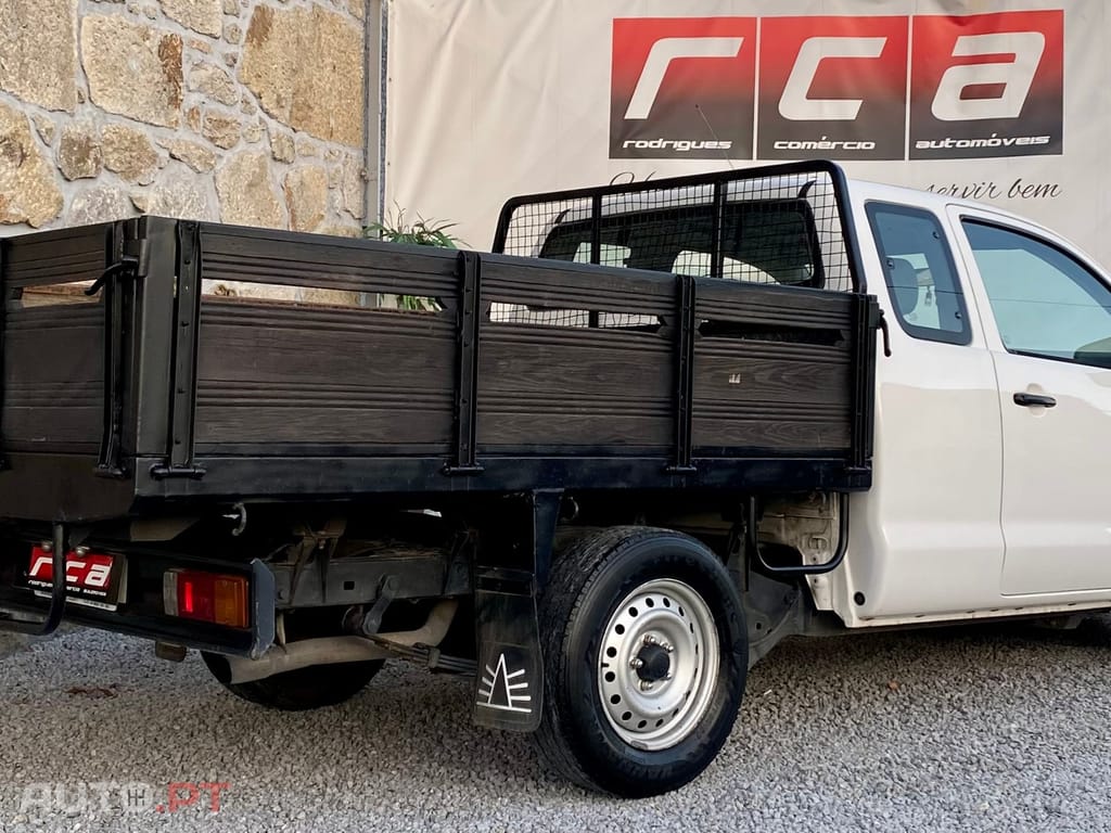 Toyota Hilux 2.5 D-4D 2WD CE PM+AC