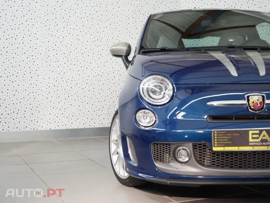 Abarth 695 Outro