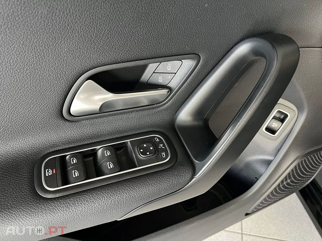 Mercedes-Benz CLA 180 d Shooting Brake Business Solutions