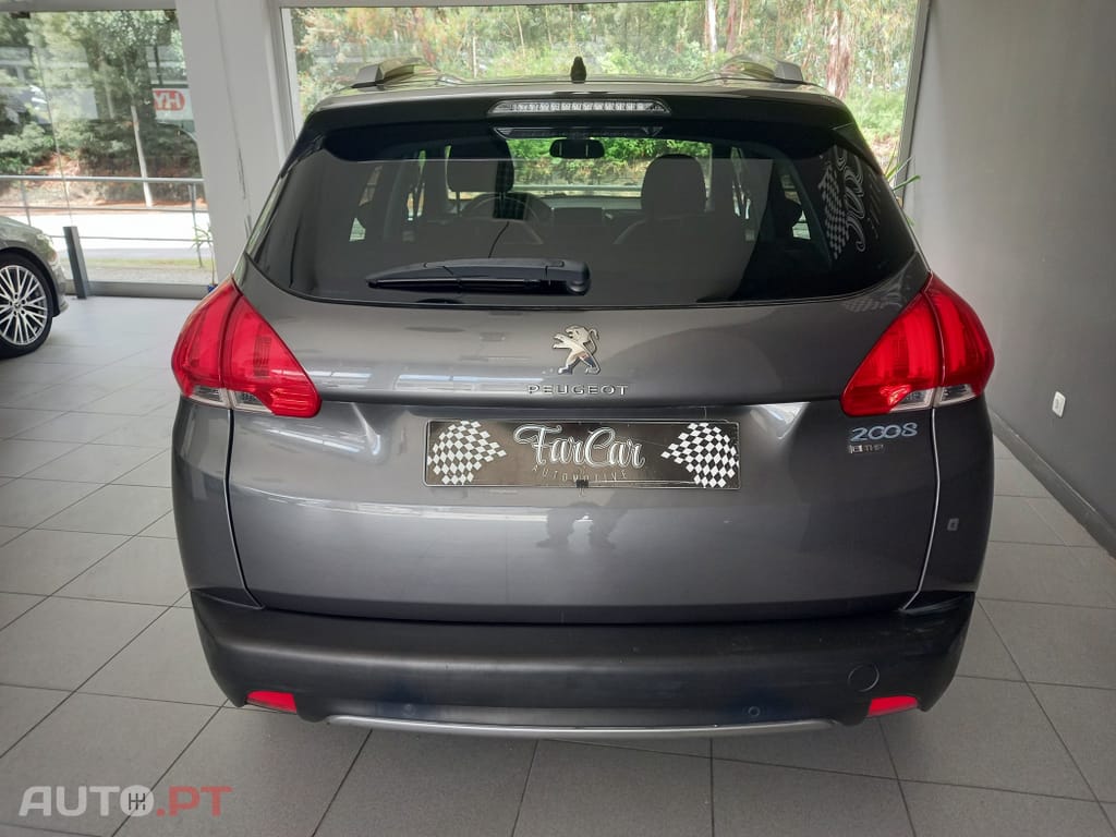 Peugeot 2008 1.2 PureTech Allure