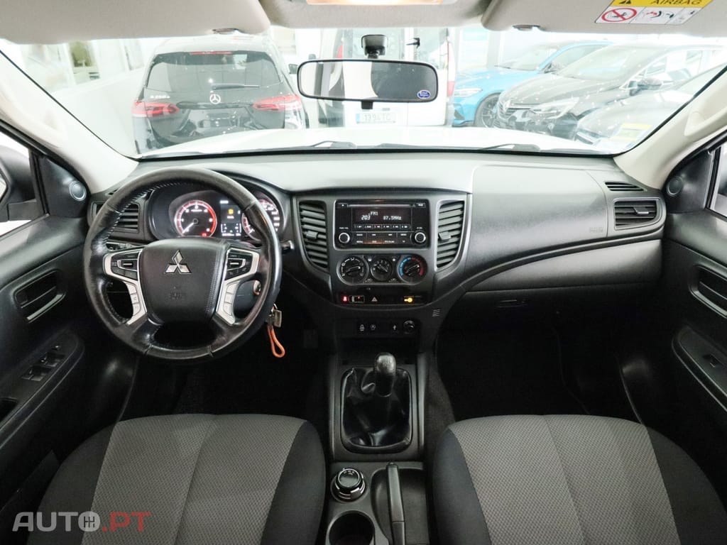 Mitsubishi L200 2.3 DI-D CD Invite 4WD