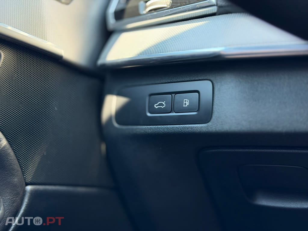 Volvo XC90 2.0 T8 PHEV Ultimate Dark AWD