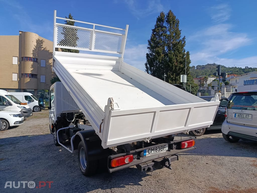 Nissan Cabstar 2.5 DCI 130cv Basculante
