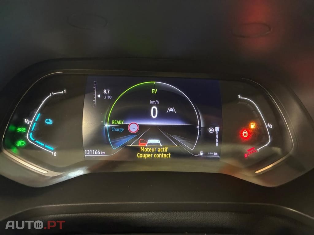 Renault Captur 1.6 E-Tech Business