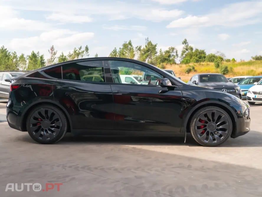 Tesla Model Y Performance Dual Motor AWD