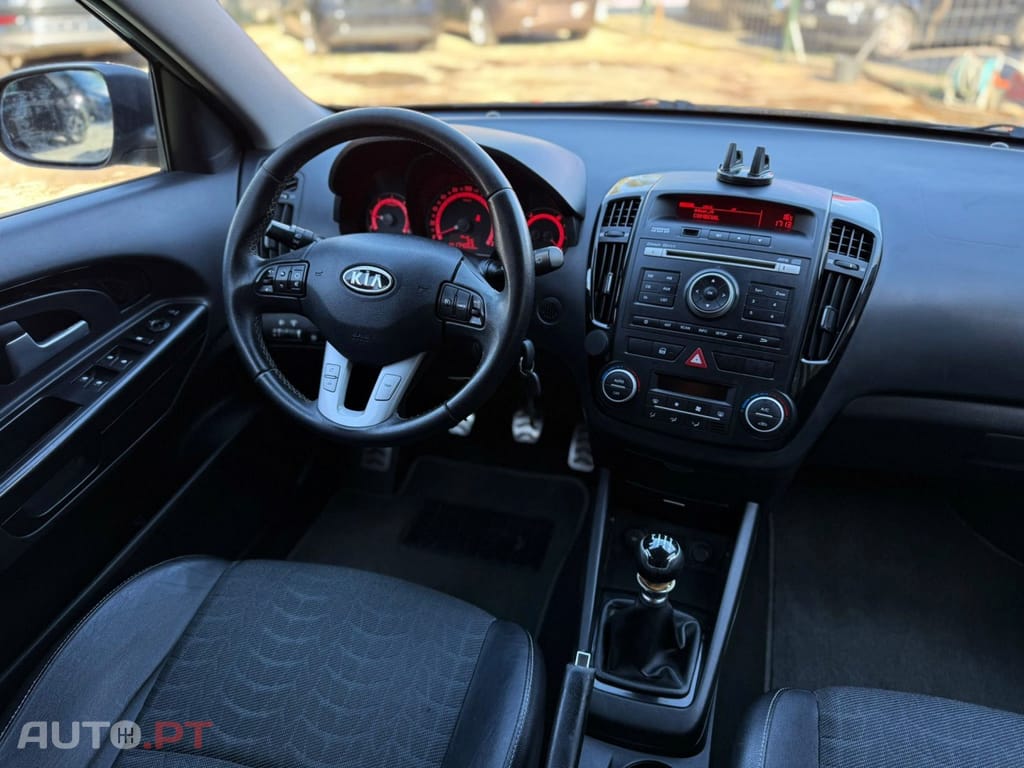 Kia Ceed 1.6 CRDi EX