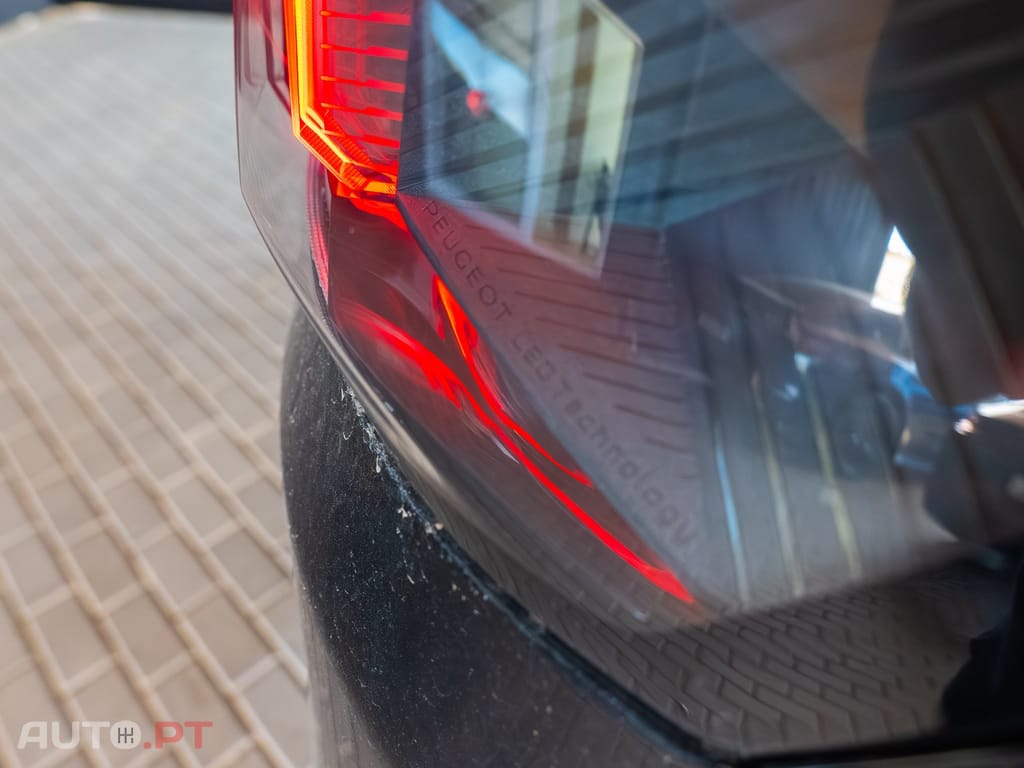 Peugeot 3008 1.2 Hybrid Allure e-DCS6