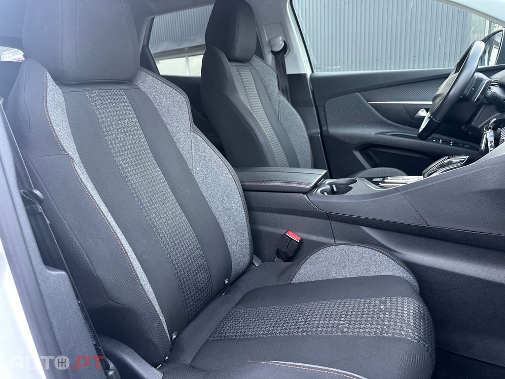 Peugeot 3008 1.2 PureTech Allure EAT8