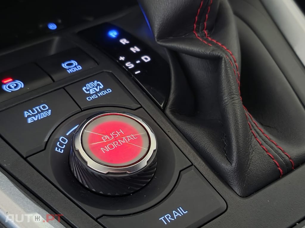 Toyota RAV4 2.5 Plug-in Hybrid Square Collection
