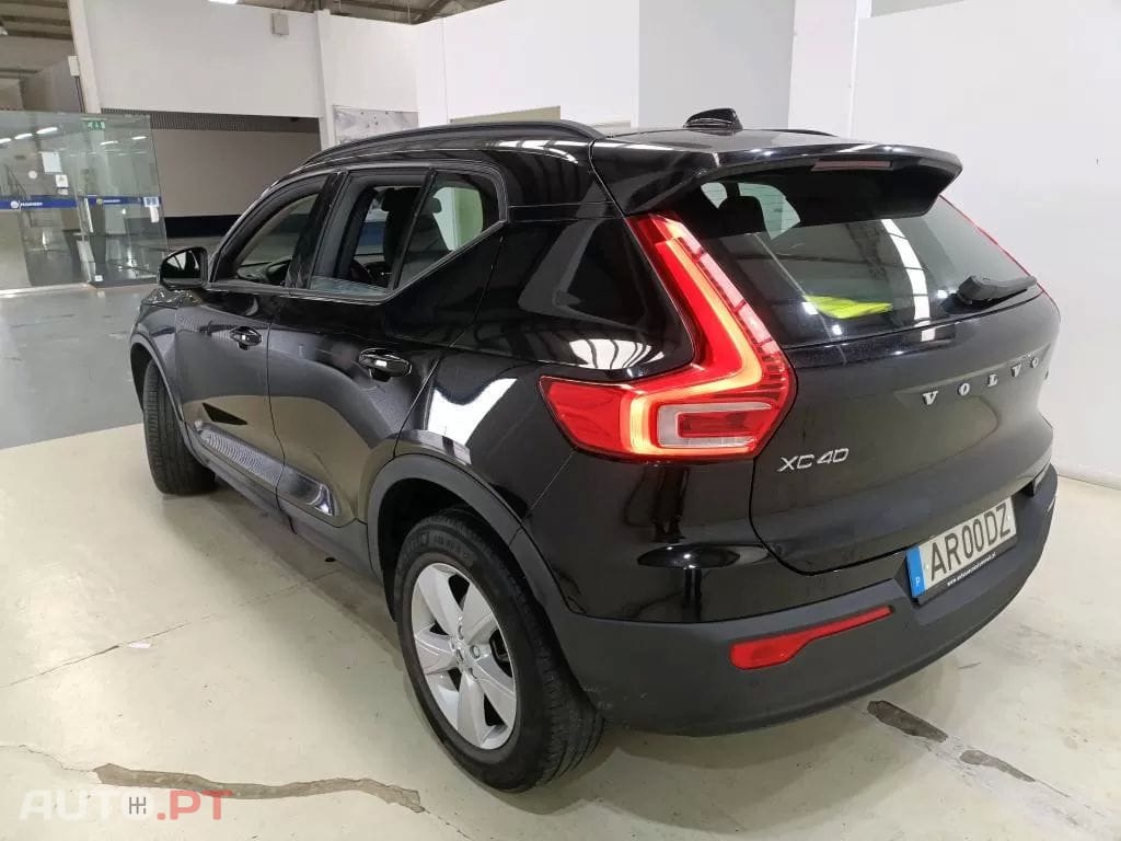 Volvo XC40 1.5 T2 Momentum Core