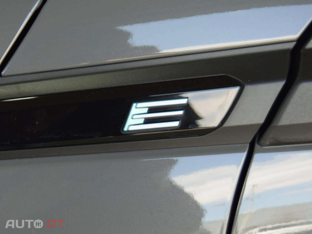 Peugeot E-2008 50 kWh Allure