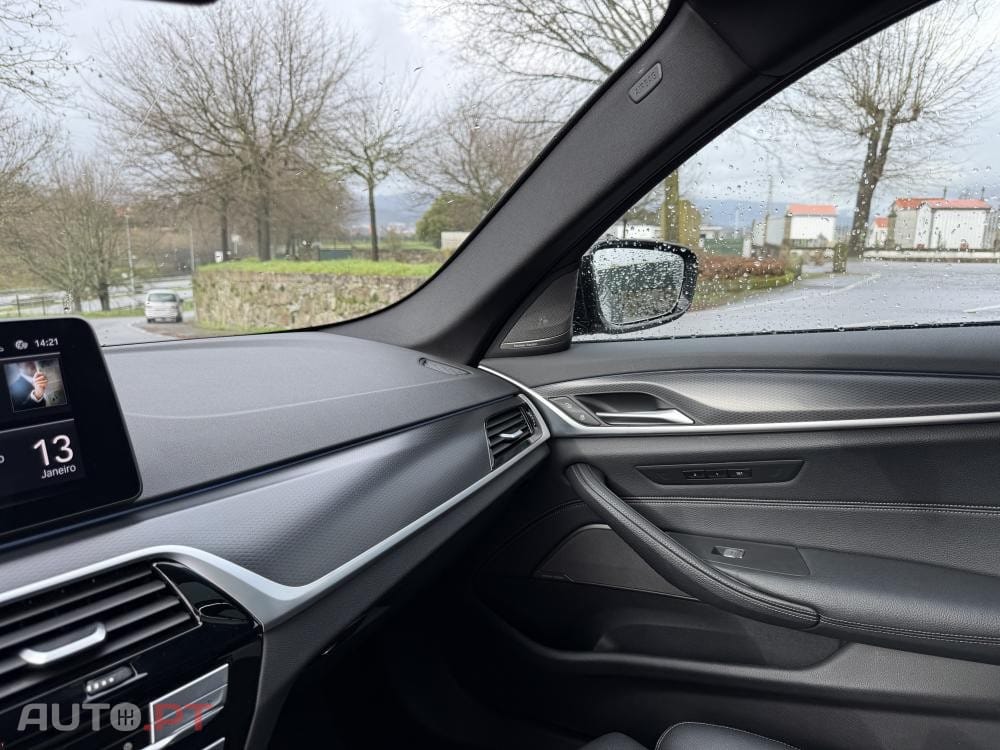 BMW 530 e Pack Desportivo M