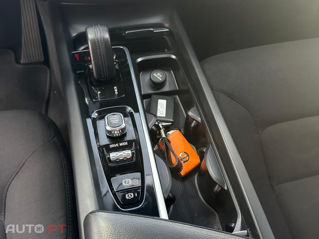 Volvo XC60 2.0 B4 Momentum Plus Geartronic