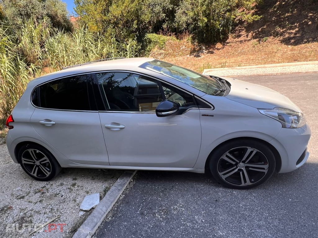 Peugeot 208 GT LINE