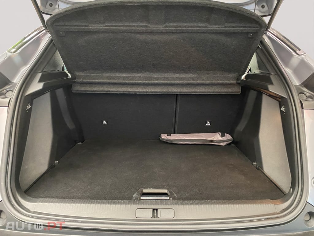 Peugeot 2008 1.2 Hybrid GT e-DCS6