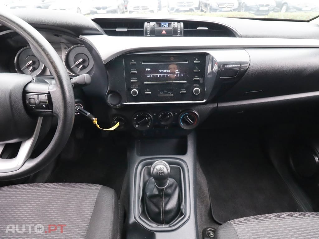 Toyota Hilux 2.4 D-4D 4WD CD CH