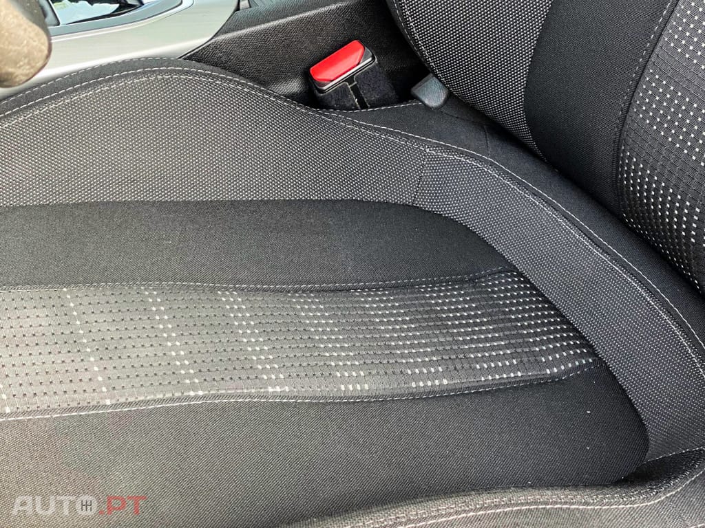 Peugeot 308 1.6 e-HDi Allure J17