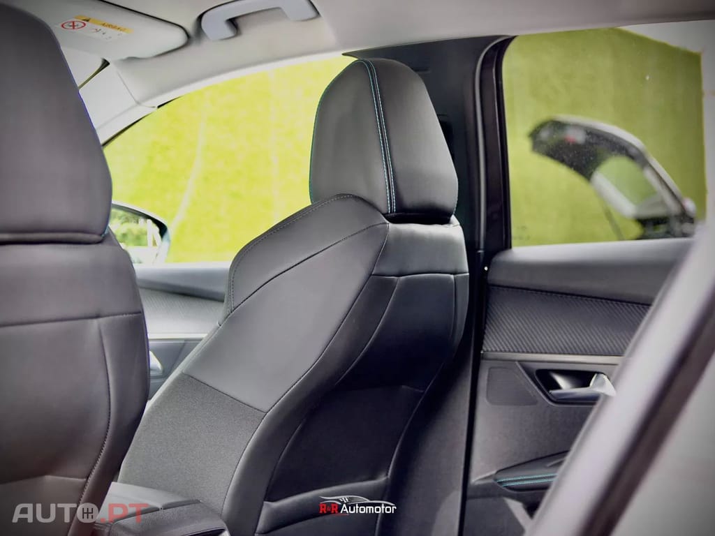 Peugeot 3008 1.6 Hybrid Allure e-EAT8