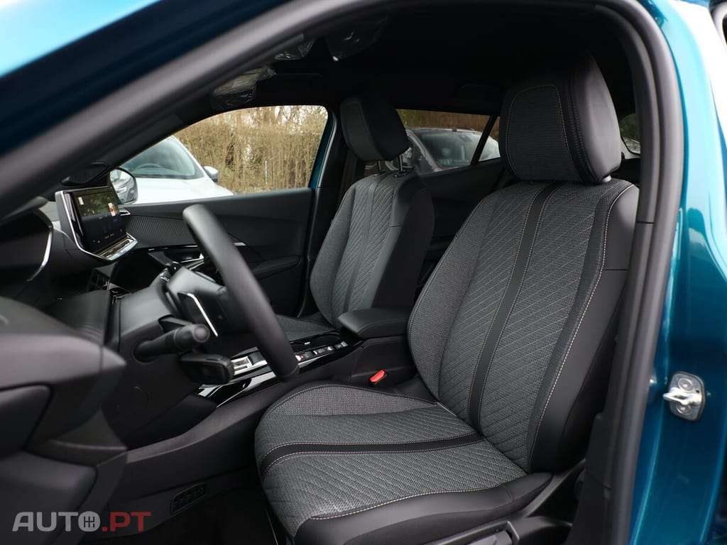 Peugeot 2008 Hybrid 145 e-DSC Allure COM EXTRAS NOVO 10 KM