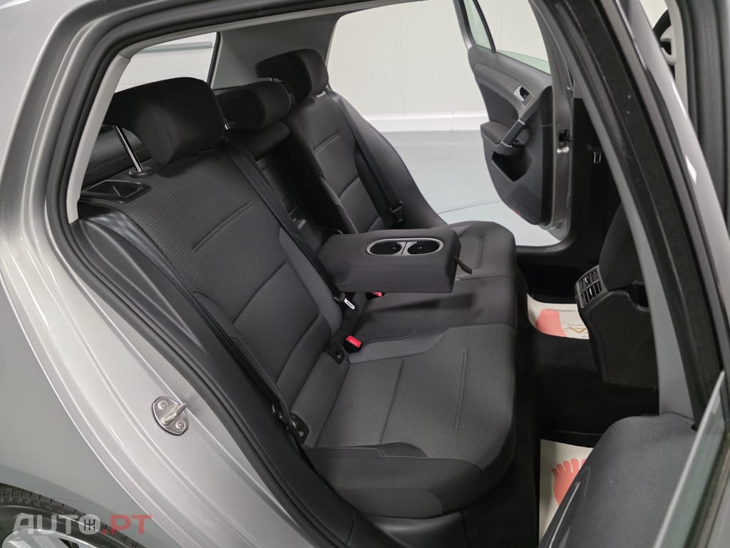 Volkswagen Golf 1.6 TDI Confortline