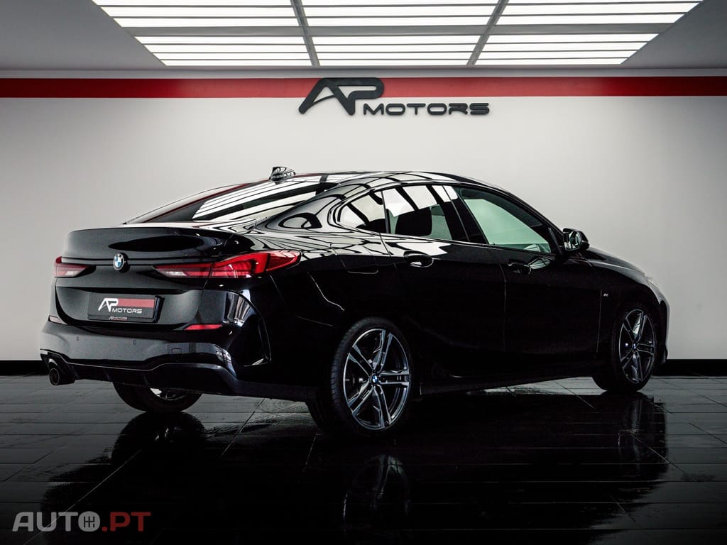 BMW 218 i Pack Desportivo M