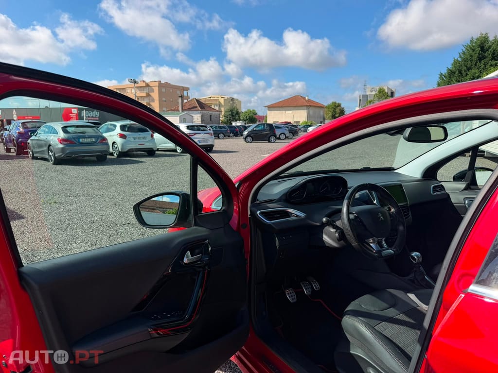 Peugeot 208 1.2 PureTech GT Line