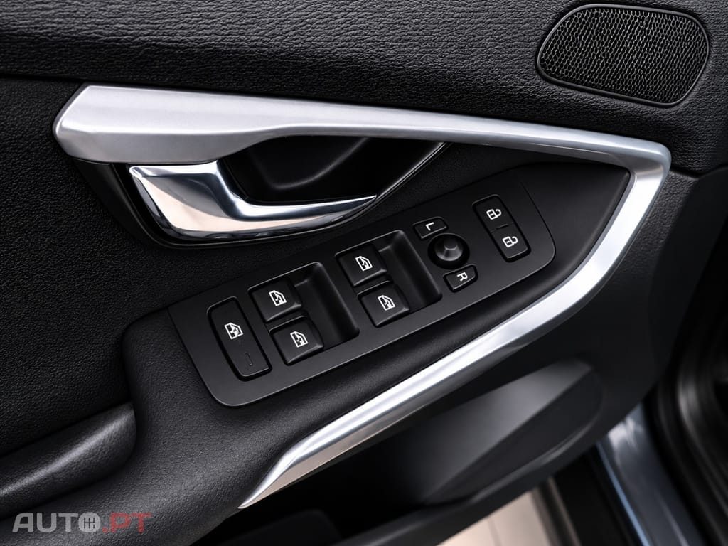 Volvo V40 Cross Country 1.6 D2 Momentum