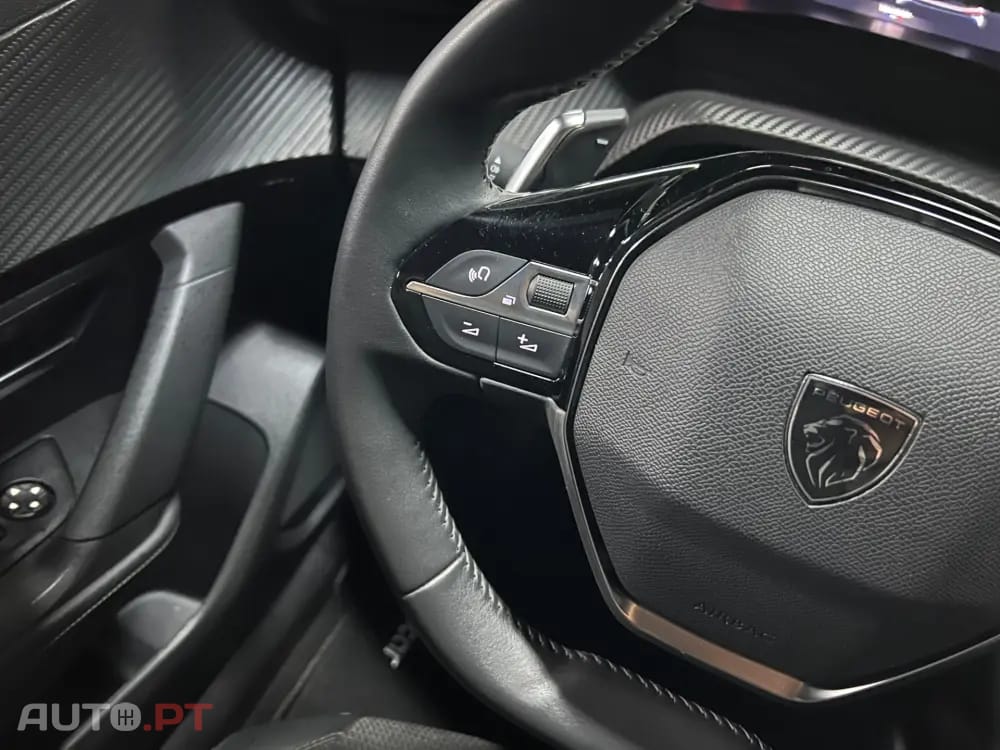 Peugeot 2008 1.2 Hybrid Allure e-DCS6