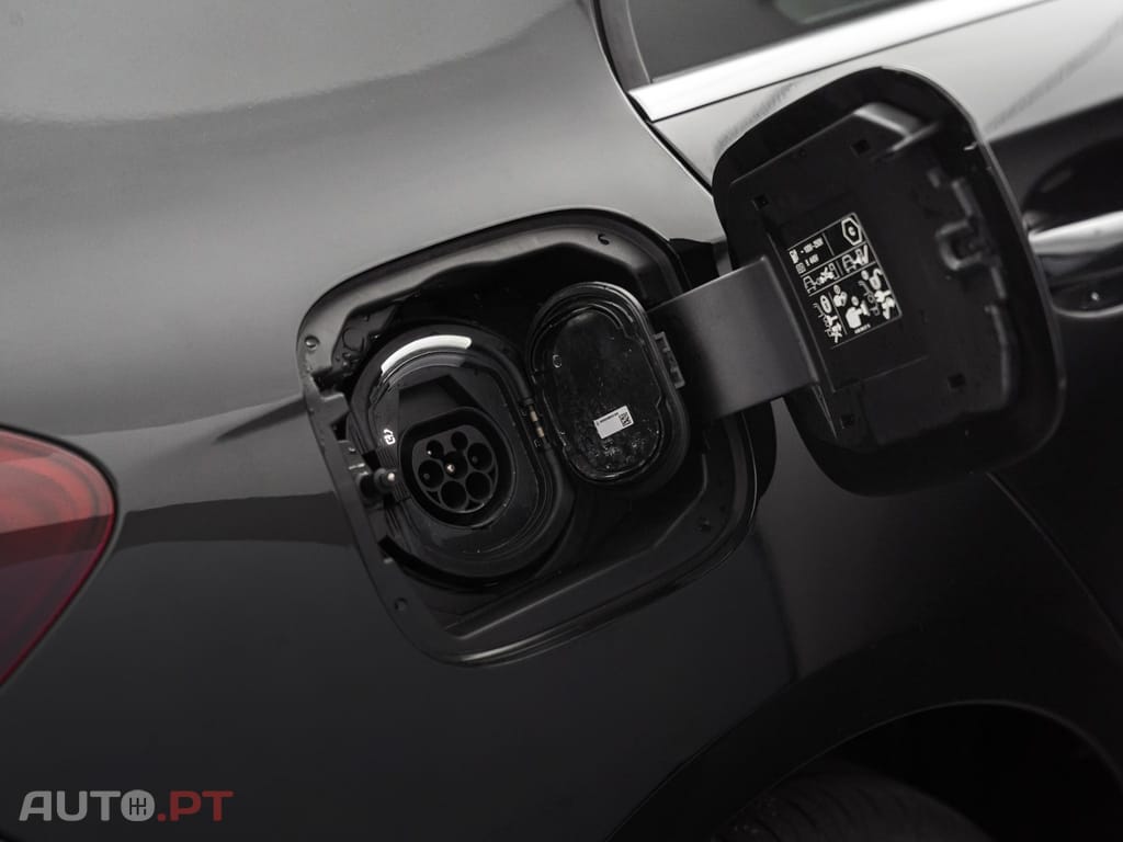 Mercedes-Benz A 250 e