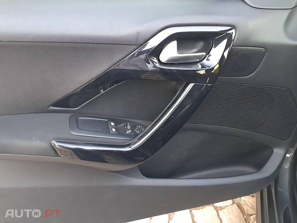 Peugeot 208 1.6 BlueHDi Style