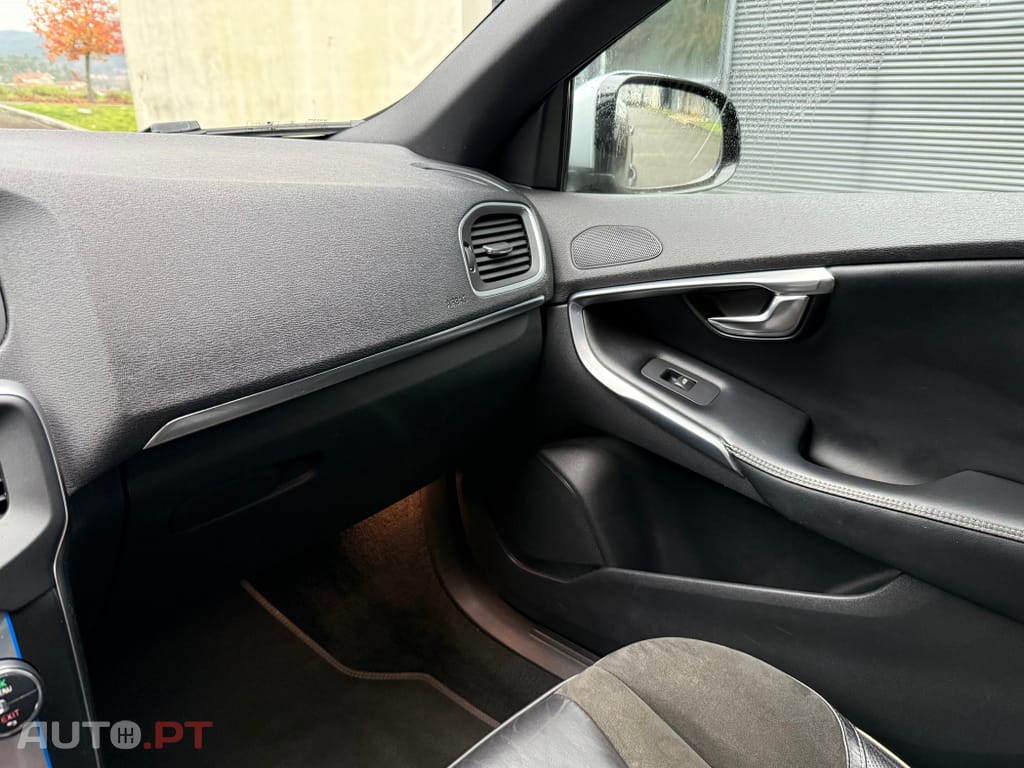 Volvo V40 1.6 D2 R-Design