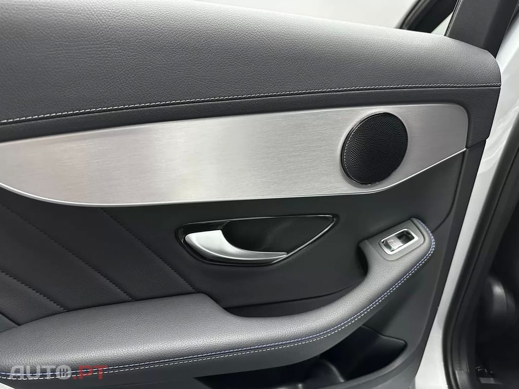 Mercedes-Benz C 300 e AMG Line