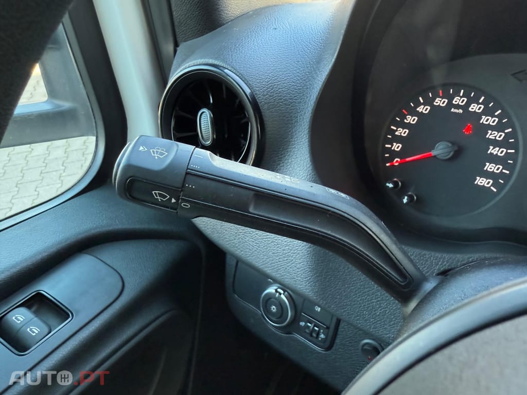 Mercedes-Benz Sprinter Outro