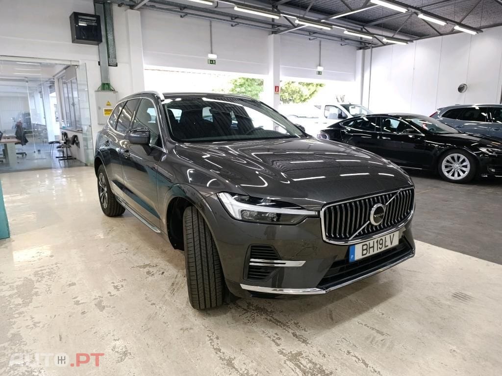 Volvo XC60 2.0 T6 PHEV Core AWD