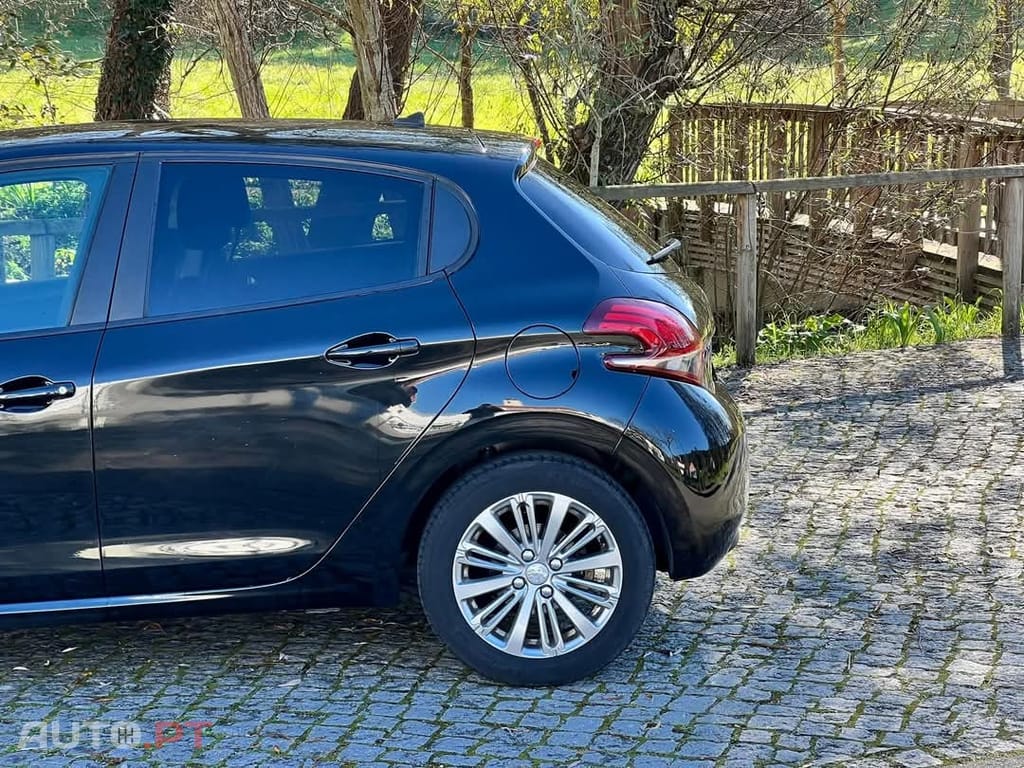 Peugeot 208 1.5 BlueHDi Allure