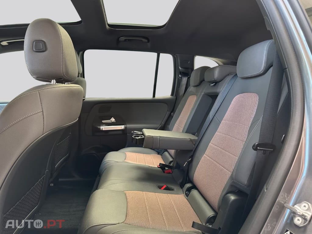 Mercedes-Benz EQB 300 4MATIC I.V.A DEDUTIVEL