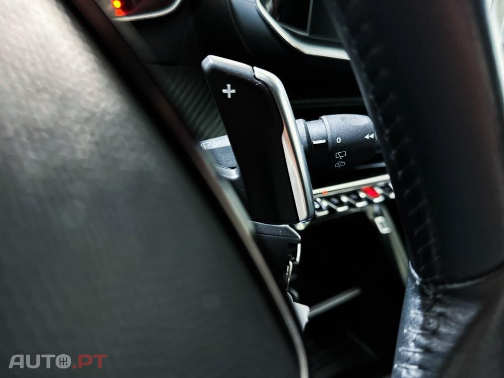 Peugeot 2008 1.2 PureTech Allure EAT8