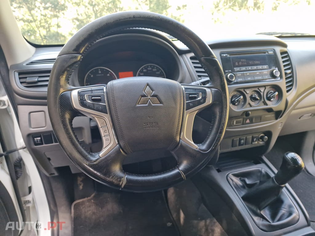 Mitsubishi L200 2.3 DI-D CD Invite 2WD
