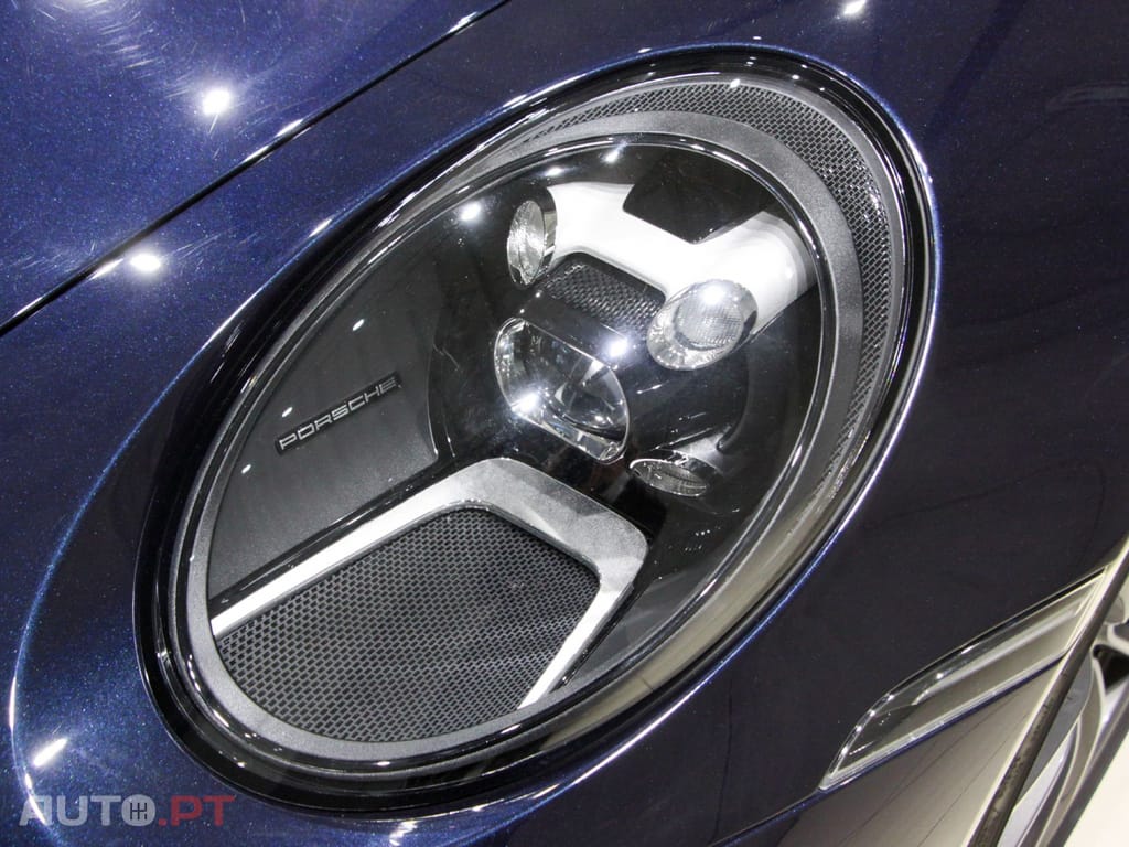 Porsche 992 Carrera Cabriolet PDK