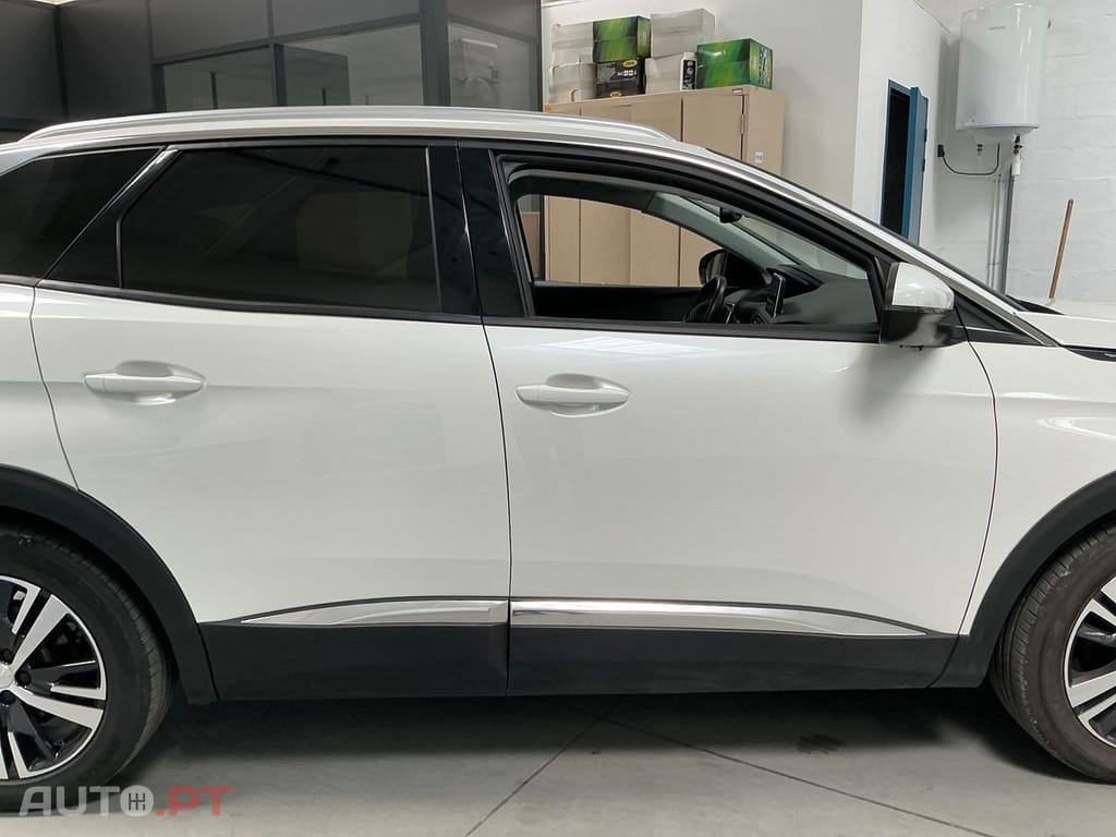 Peugeot 3008 1.2 PureTech Allure EAT8