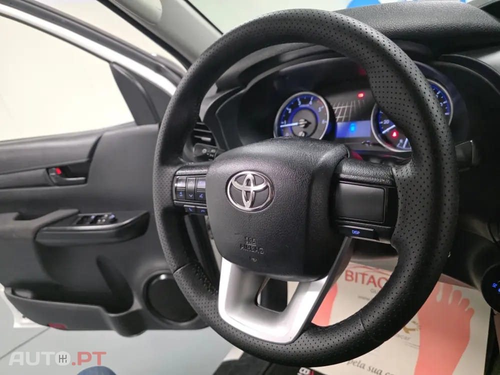 Toyota Hilux 2.4 D-4D 4WD CD CH