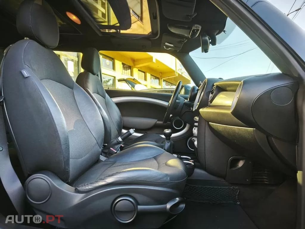 MINI Cooper Cooper D
