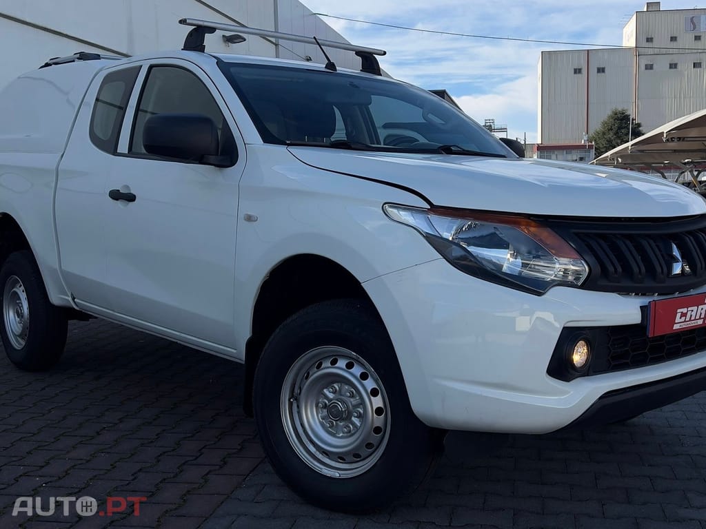 Mitsubishi L200 2.4 DI-D CD Invite Space Cab 3L 4WD