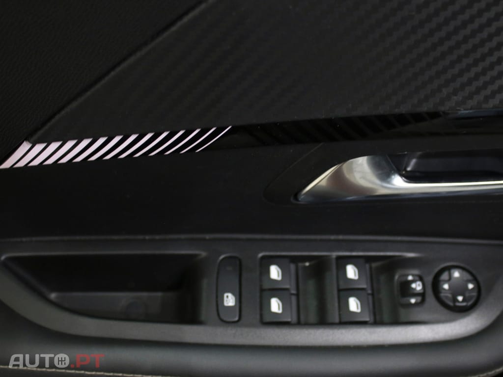 Peugeot 208 1.2 Hybrid Allure e-DCS6