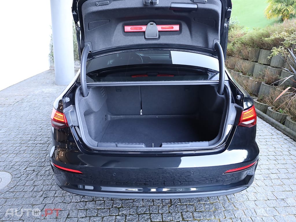 Audi A3 Limousine 30TDi (2.0 TDi)