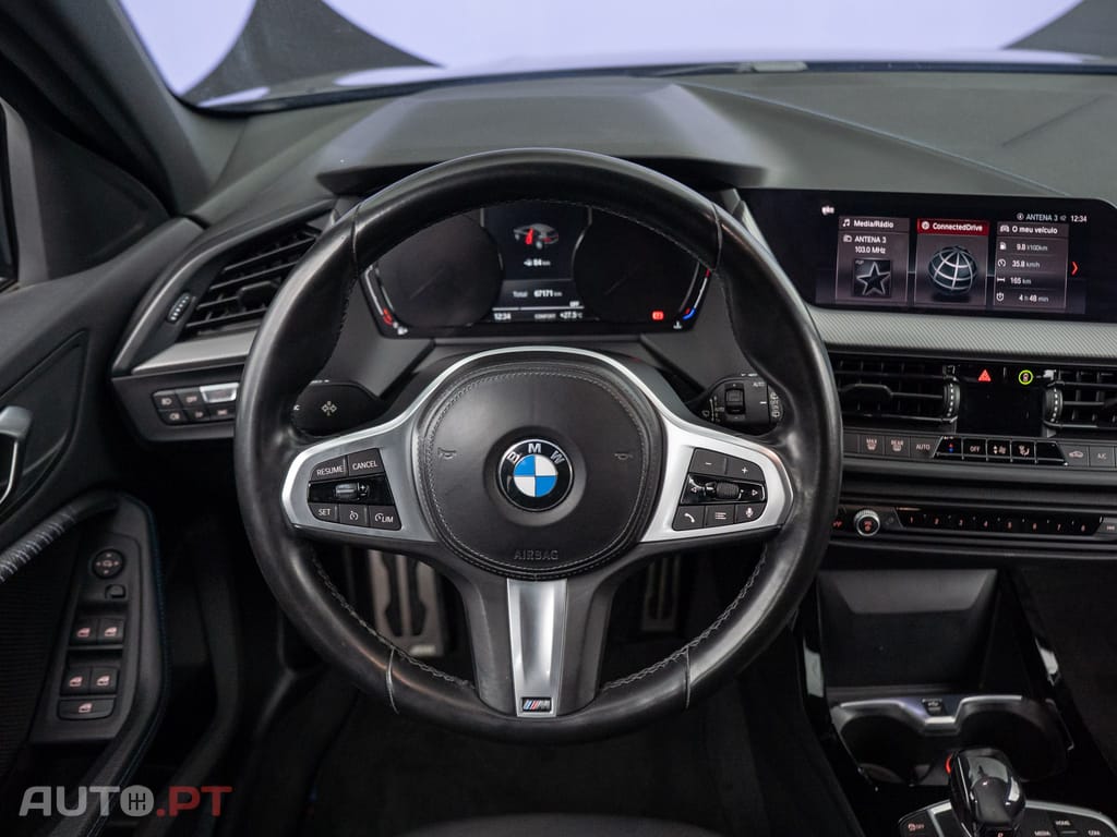 BMW 118 i Pack Desportivo M Auto