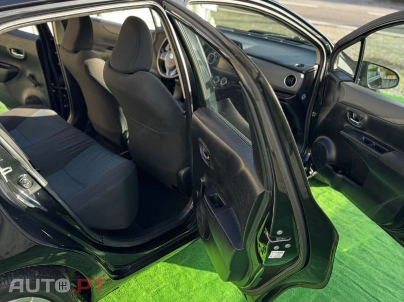Toyota Yaris 1.33 VVT-i Sport+Navi